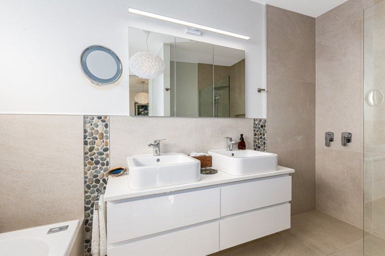 Photo of property in 80 Waipunahau Road, Waikanae, 5036