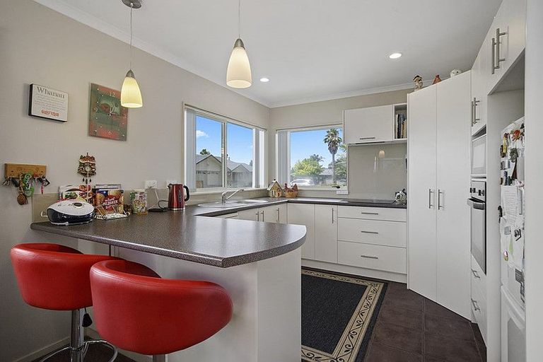 Photo of property in 6 Ernest Shackleton Place, Waiuku, 2123