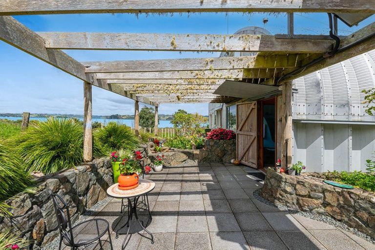 Photo of property in 68 Goodall Road, Snells Beach, 0920