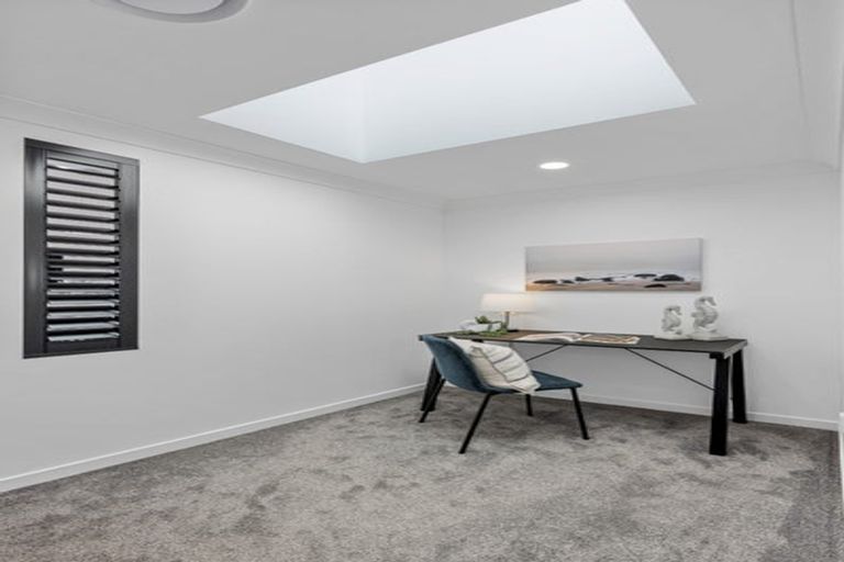 Photo of property in 4 Grovenor Drive, Orewa, 0931