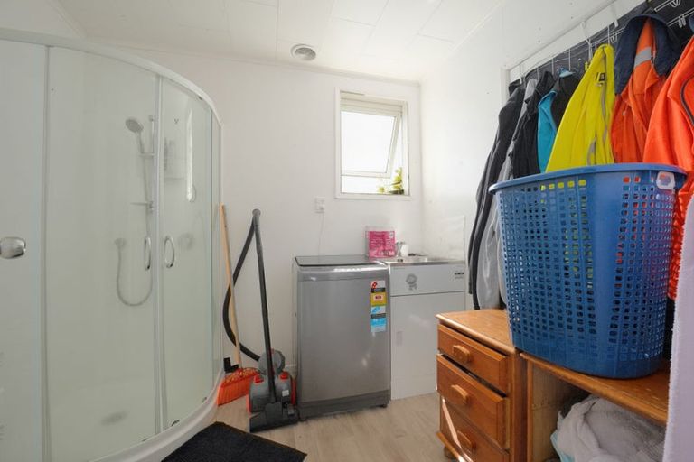 Photo of property in 52 Robertson Road, Favona, Auckland, 2024