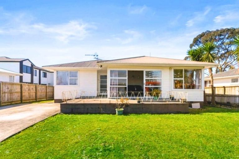 Photo of property in 34 Edinburgh Avenue, Rosehill, Papakura, 2113