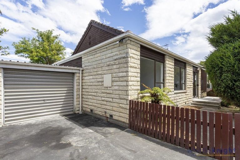 Photo of property in 3/92 North Avon Road, Richmond, Christchurch, 8013
