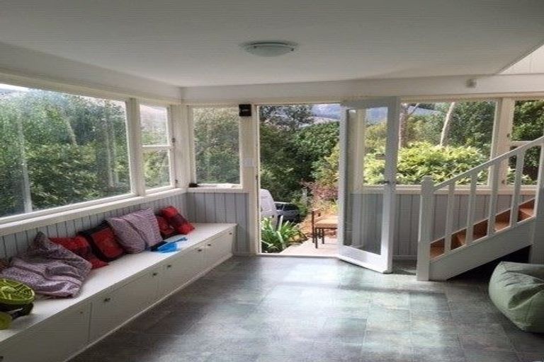 Photo of property in 28 Forest Road, Raumati South, Paraparaumu, 5032