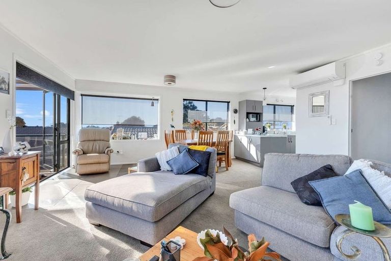 Photo of property in 2/502 Devon Street East, Strandon, New Plymouth, 4312