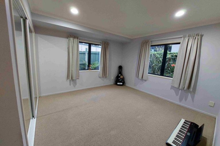 Photo of property in 42 Triangle Road, Massey, Auckland, 0614