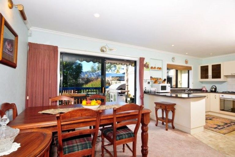 Photo of property in 114 Sandwich Road, St Andrews, Hamilton, 3200