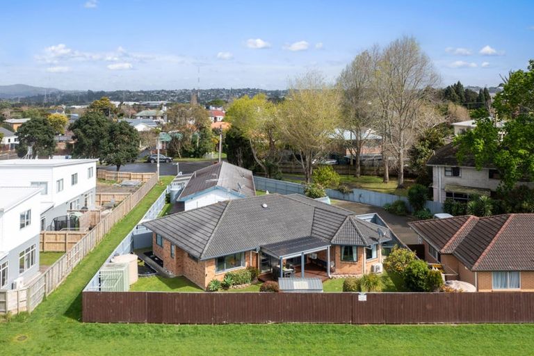 Photo of property in 7a Barberry Lane, Te Atatu Peninsula, Auckland, 0610