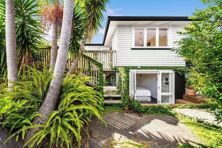 Photo of property in 119 Matipo Road, Te Atatu Peninsula, Auckland, 0610