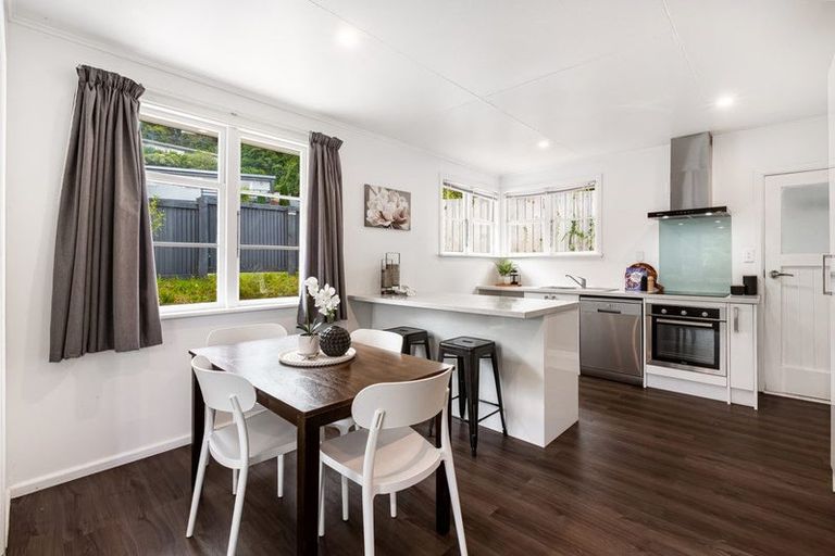 Photo of property in 16 Rintoul Grove, Stokes Valley, Lower Hutt, 5019