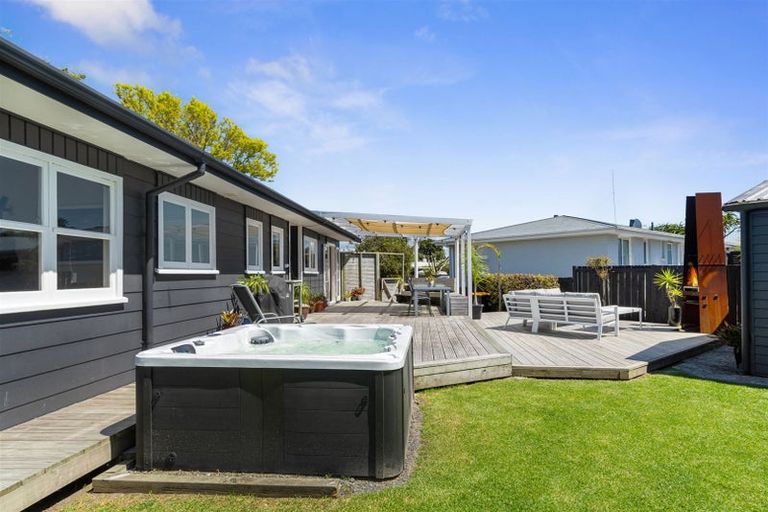 Photo of property in 11 Harris Street, Mount Maunganui, 3116
