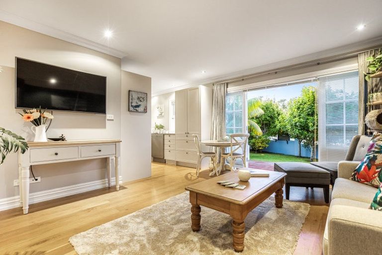 Photo of property in 13 Stanley Point Road, Stanley Point, Auckland, 0624