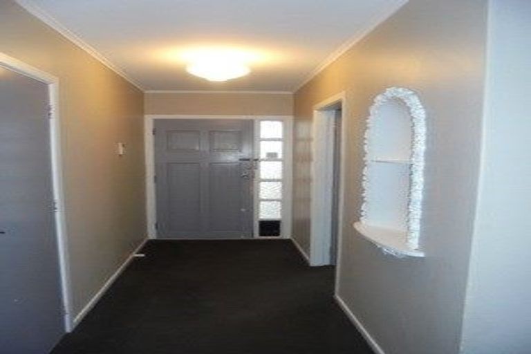 Photo of property in 17 Caribou Place, Kingston, Wellington, 6021