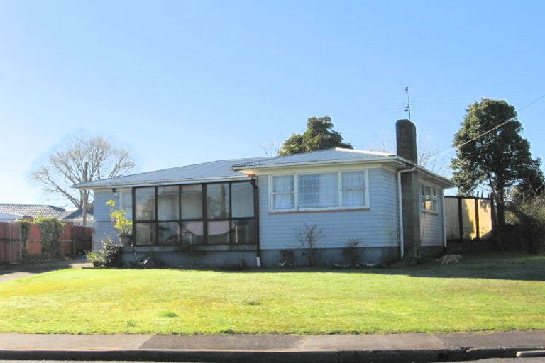 Photo of property in 71 Cargill Street, Papakura, 2110