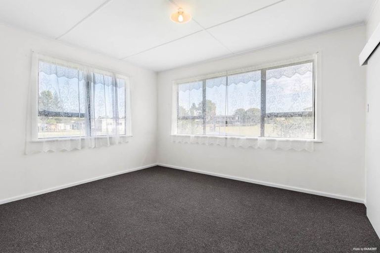 Photo of property in 3 Dreadon Road, Manurewa, Auckland, 2102