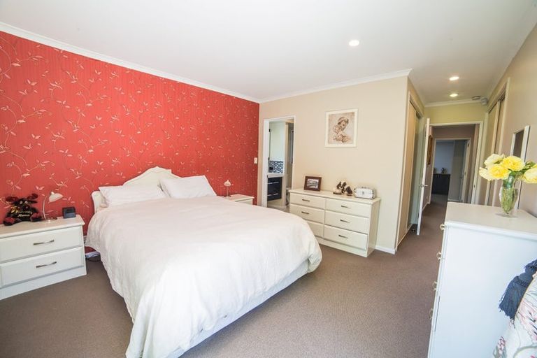 Photo of property in 3 Scarlet Lane, Redwood, Christchurch, 8051