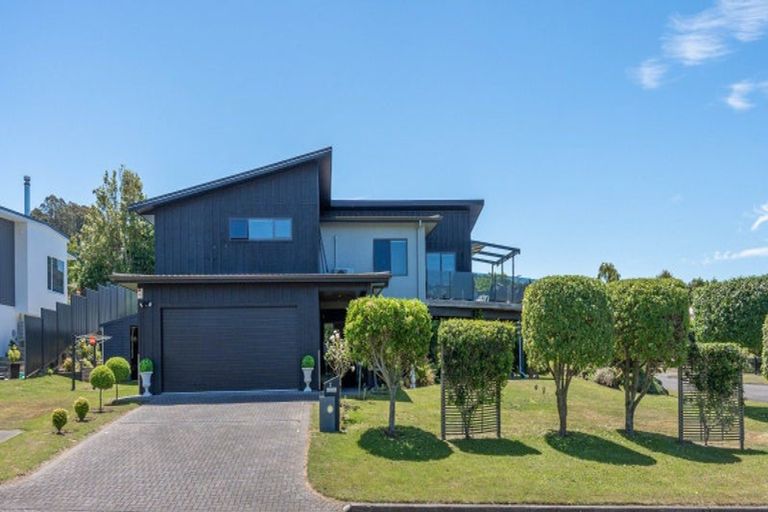Photo of property in 2 Cherry Lane, Acacia Bay, Taupo, 3330