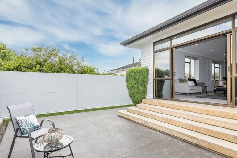 Photo of property in 14 Church Road, Taradale, Napier, 4112