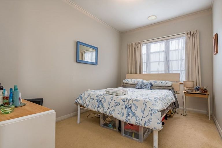 Photo of property in 8 Graham Place, West End, Palmerston North, 4410