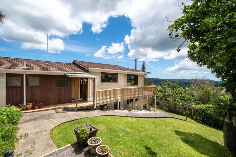 Photo of property in 1069 Scenic Drive North, Swanson, Auckland, 0816