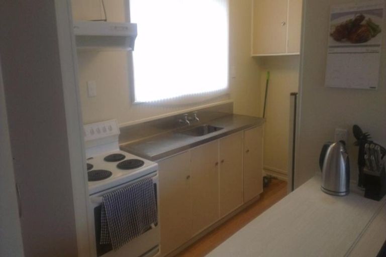 Photo of property in 7/55 Apu Crescent, Lyall Bay, Wellington, 6022