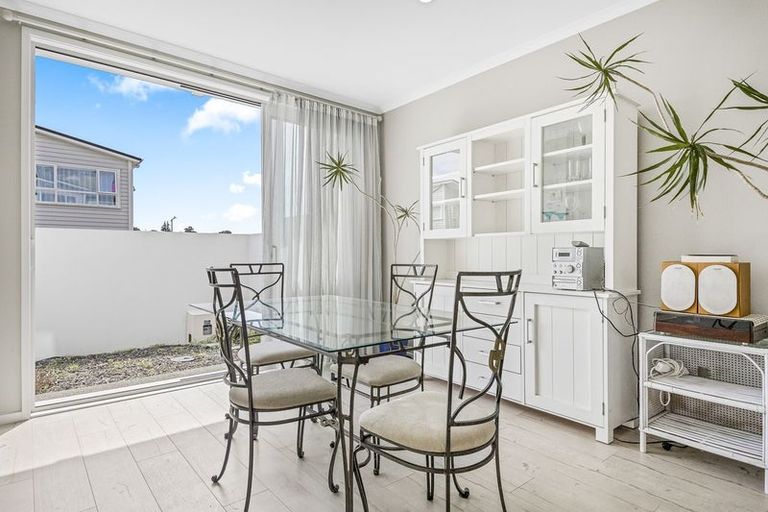 Photo of property in 37 Sanremo Lane, Stanmore Bay, Whangaparaoa, 0932