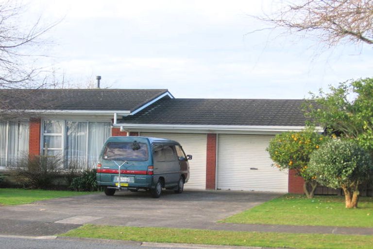Photo of property in 80 Oakfield Crescent, Pukete, Hamilton, 3200