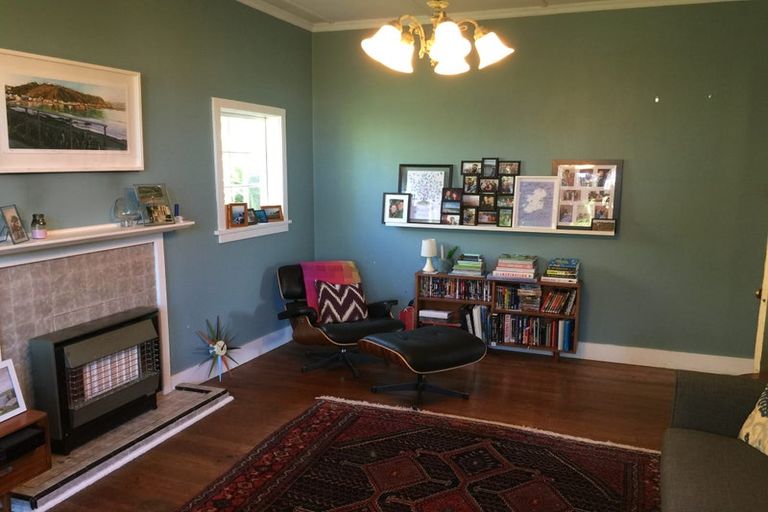 Photo of property in 20 Milne Terrace, Island Bay, Wellington, 6023