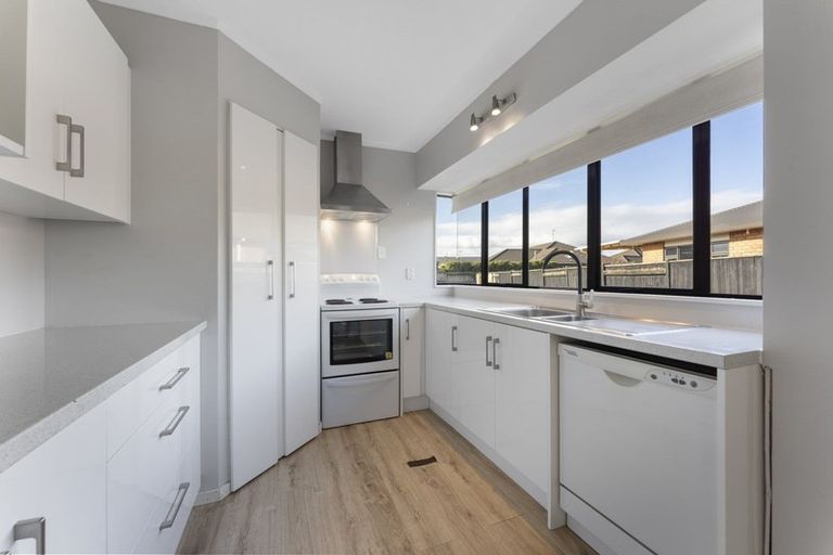 Photo of property in 47 Peppertree Glade, Kelvin Grove, Palmerston North, 4414