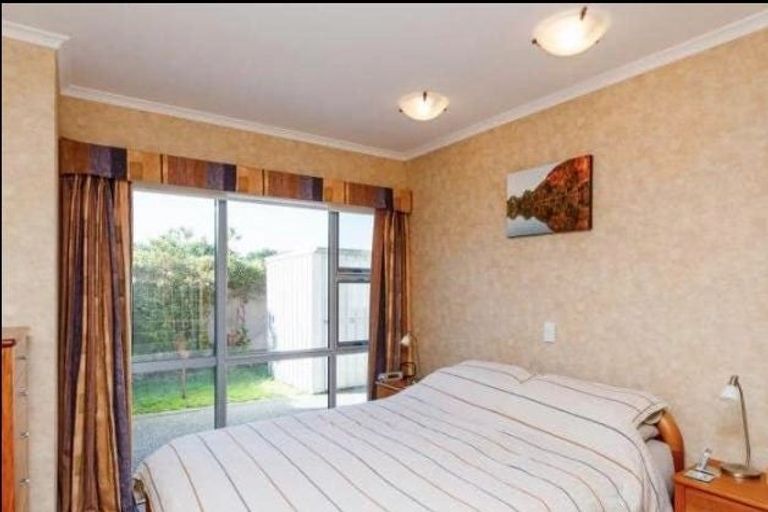 Photo of property in 95 Wikiriwhi Crescent, Awapuni, Palmerston North, 4412