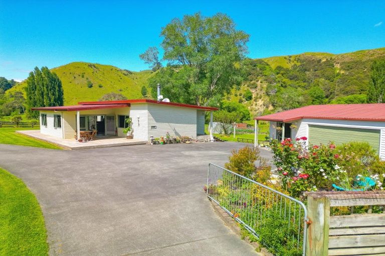 Photo of property in 1036 State Highway 4, Parikino, Wanganui, 4573