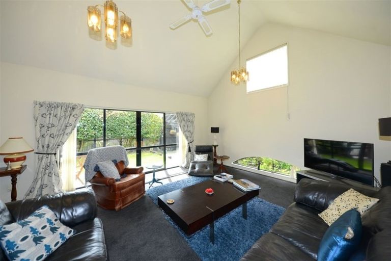 Photo of property in 2/44 Peer Street, Upper Riccarton, Christchurch, 8041