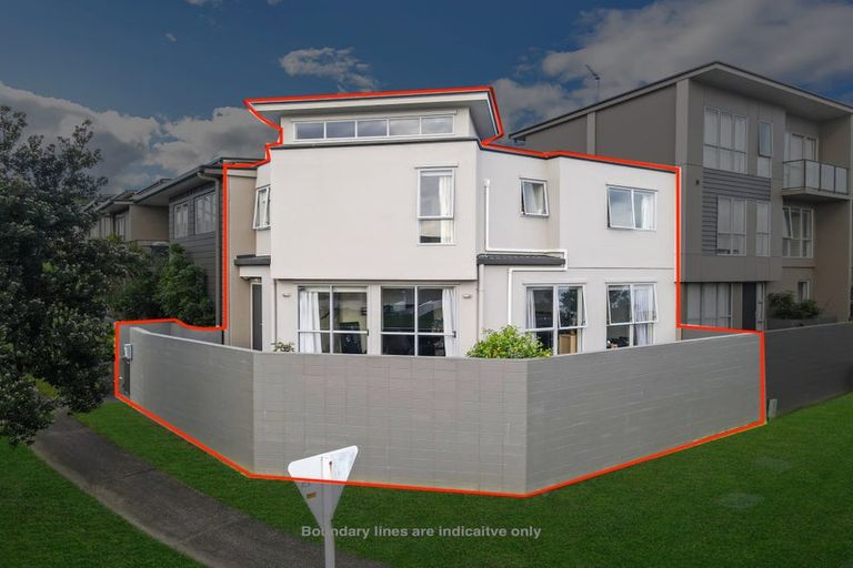 Photo of property in 3/1 Gracechurch Drive, Flat Bush, Auckland, 2016