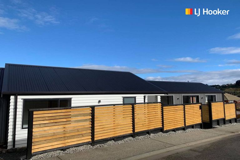 Photo of property in 1 Rexs Way, Green Island, Dunedin, 9018