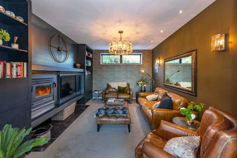 Photo of property in 15 Little Alpha Loop, Wanaka, 9305