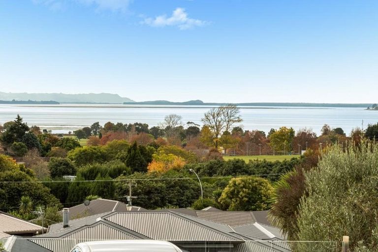 Photo of property in 19 Holyoake Terrace, Omokoroa, 3114