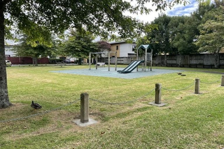 Photo of property in 29 Verdale Circle, Glen Eden, Auckland, 0602