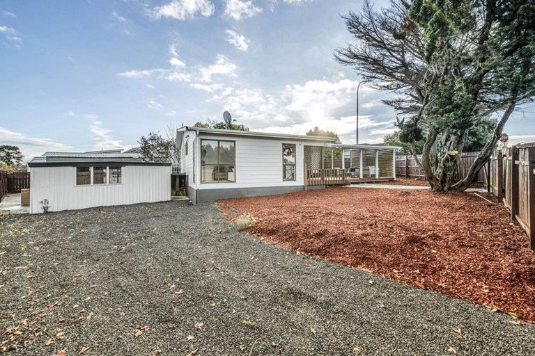 Photo of property in 200 Mahia Road, Weymouth, Auckland, 2103