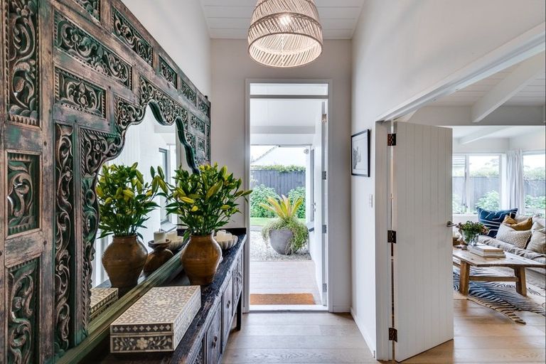 Photo of property in 15 Kopanga Road, Havelock North, 4130