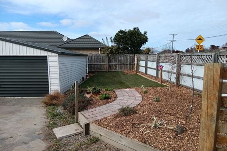 Photo of property in 16 Craven Street, Sockburn, Christchurch, 8042