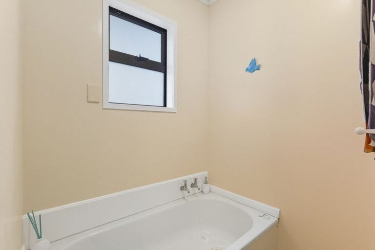 Photo of property in 5 Norna Grove, Waikawa Beach, Manakau, 5573