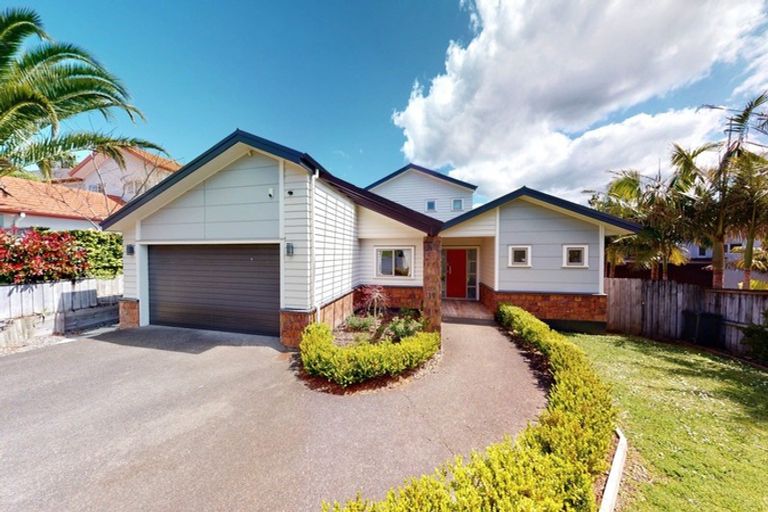 Photo of property in 39 Scarlet Oak Drive, Schnapper Rock, Auckland, 0632