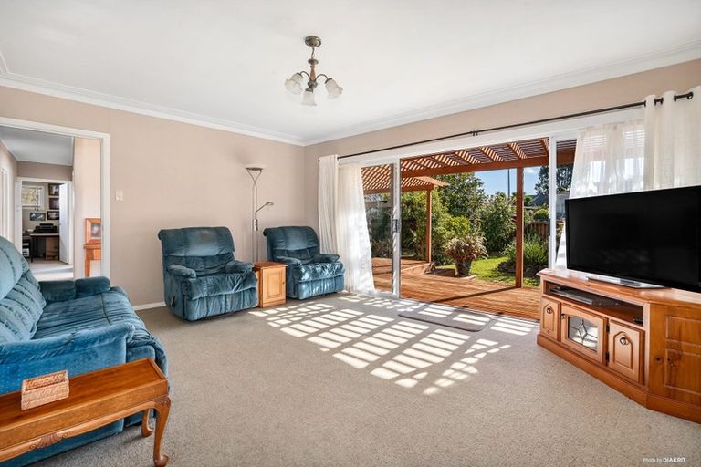 Photo of property in 6 Lucas Place, Weymouth, Auckland, 2103