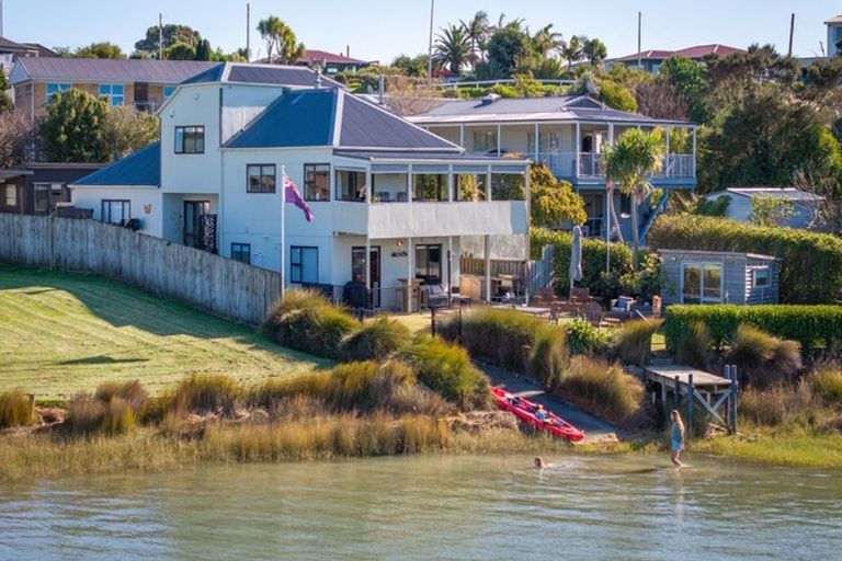 Photo of property in 48 Wainui Road, Raglan, 3225