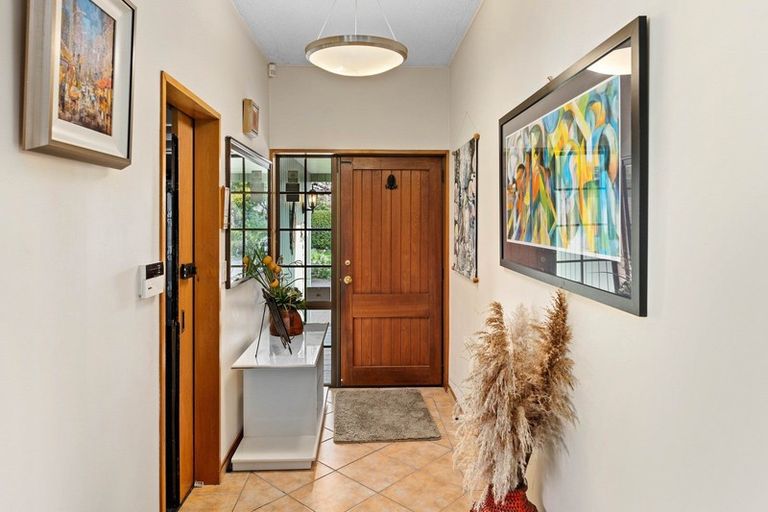 Photo of property in 11 Fleetwood Grove, Waikanae, 5036