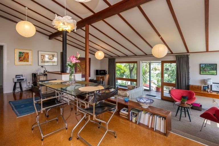 Photo of property in 318 Cannon Hill Crescent, Mount Pleasant, Christchurch, 8081