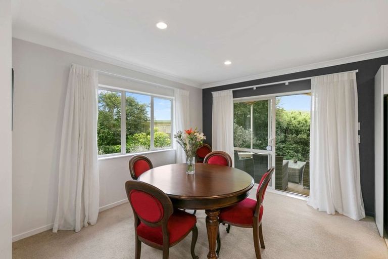 Photo of property in 15 Cabeleigh Drive, Helensville, 0800