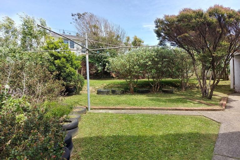 Photo of property in 42-44 Cheshire Street, Cannons Creek, Porirua, 5024