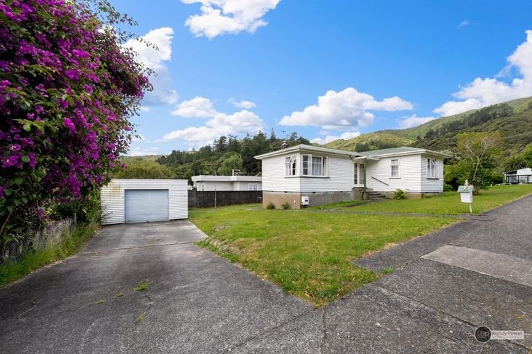 Photo of property in 63 Hay Street, Naenae, Lower Hutt, 5011
