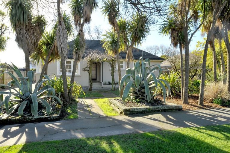 Photo of property in 35 Suva Street, Upper Riccarton, Christchurch, 8041